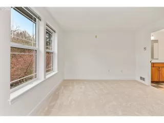 Photo #3: 23396766 Listing