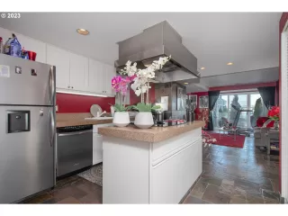 Photo #3: 23396995 Listing 