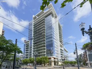 Photo #5: 23398244 Listing