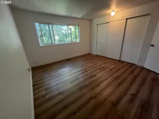 Photo #6: 23398502 Listing