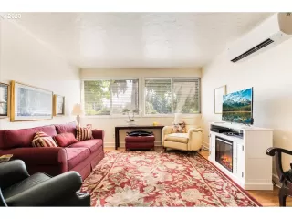 Photo #4: 23399803 Listing 