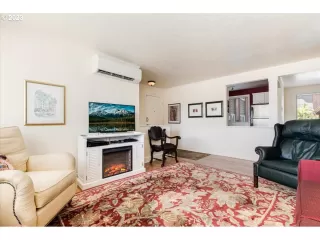 Photo #5: 23399803 Listing 