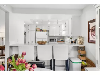 Photo #2: 23400016 Listing 