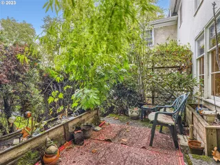 Photo #4: 23400649 Listing