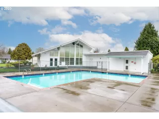 Photo #4: 23401327 Listing