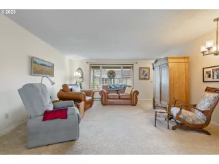 Photo #6: 23401327 Listing