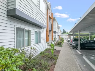 Photo #2: 23402383 Listing