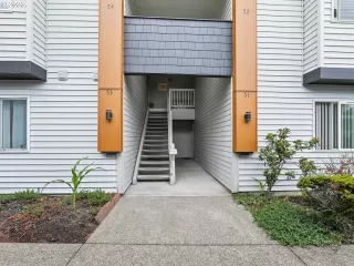 Photo #3: 23402383 Listing