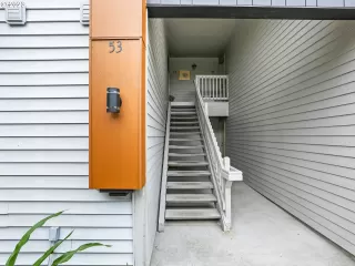 Photo #6: 23402383 Listing