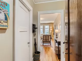 Photo #3: 23402705 Listing