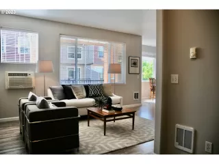 Photo #2: 23402736 Listing