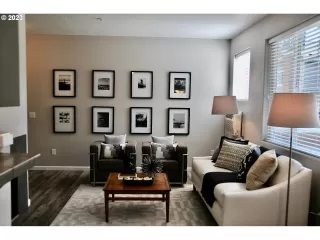 Photo #3: 23402736 Listing