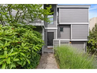 Photo #3: 23402754 Listing