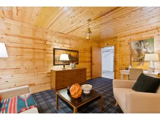 Photo #4: 23402754 Listing