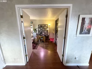 Photo #3: 23403919 Listing