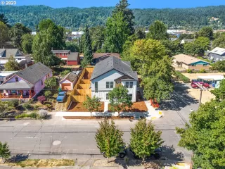 Photo #6: 23404023 Listing