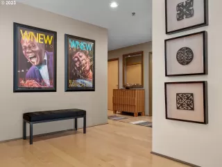 Photo #4: 23404417 Listing