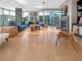 Photo #5: 23404417 Listing