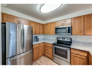 Photo #4: 23405035 Listing