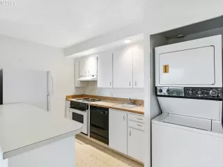 Photo #6: 23406226 Listing