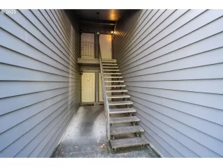 Photo #3: 23406268 Listing