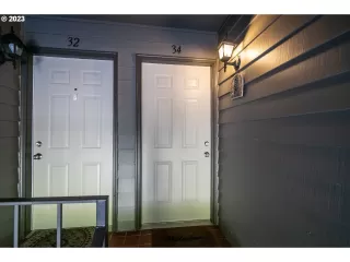 Photo #4: 23406268 Listing