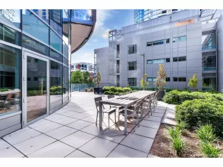 Photo #6: 23406974 Listing