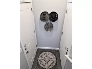 Photo #4: 23407294 Listing