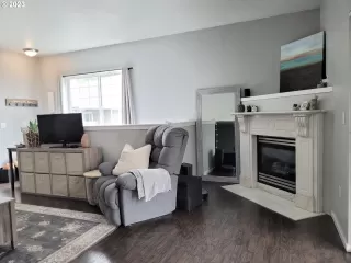 Photo #6: 23407294 Listing