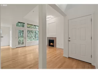 Photo #4: 23408000 Listing 