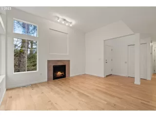 Photo #6: 23408000 Listing 