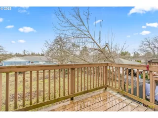 Photo #5: 23408335 Listing