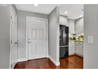 Photo #4: 23409110 Listing 