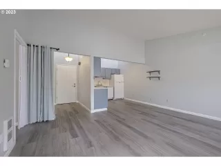 Photo #3: 23409288 Listing