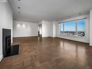 Photo #4: 23409377 Listing