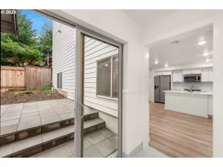 Photo #3: 23409604 Listing