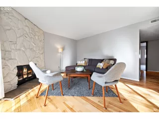 Photo #4: 23411111 Listing