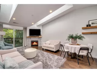 Photo #6: 23411161 Listing