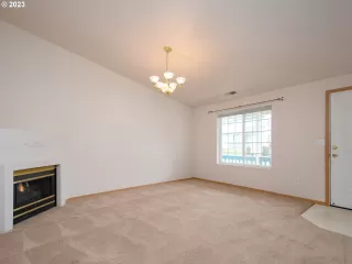 Photo #6: 23411838 Listing