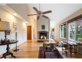 Photo #2: 23411919 Listing