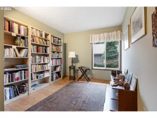 Photo #5: 23411919 Listing