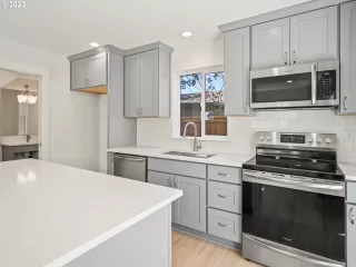 Photo #1: 23412524 Listing