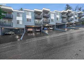 Photo #2: 23412878 Listing