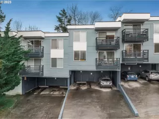 Photo #3: 23412878 Listing