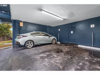 Photo #4: 23412878 Listing