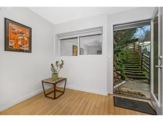 Photo #6: 23412878 Listing