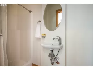 Photo #1: 23413461 Listing