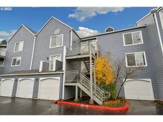 Photo #2: 23413954 Listing