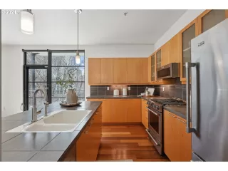 Photo #2: 23414609 Listing 