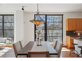 Photo #5: 23414609 Listing 